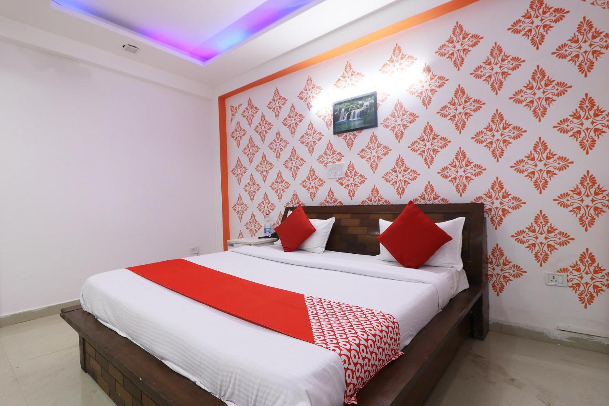 Hotel O Aaradhya Residency Noida Esterno foto