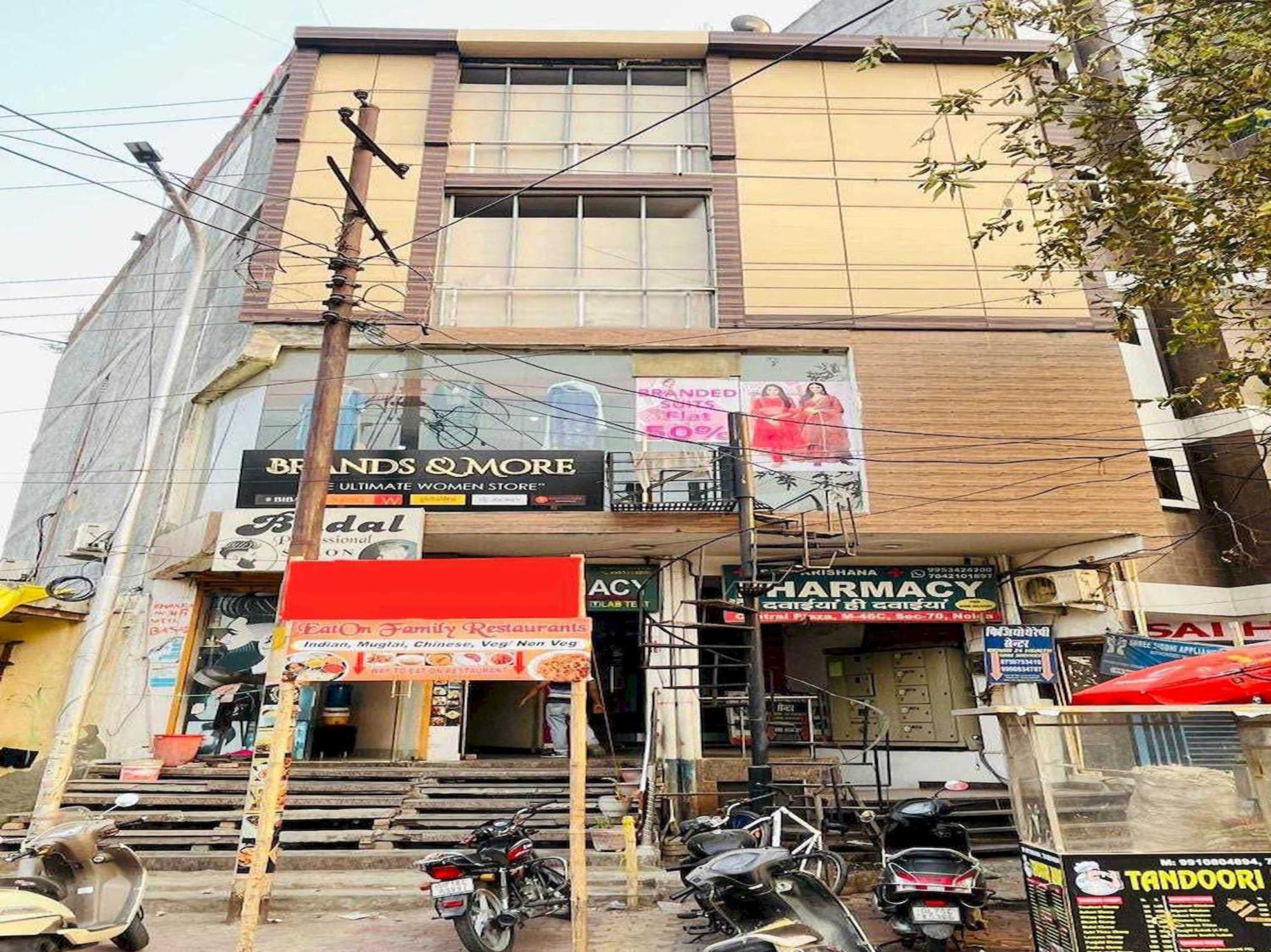 Hotel O Aaradhya Residency Noida Esterno foto
