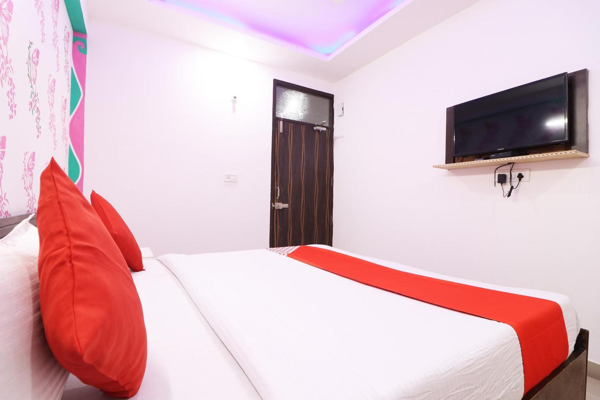 Hotel O Aaradhya Residency Noida Esterno foto