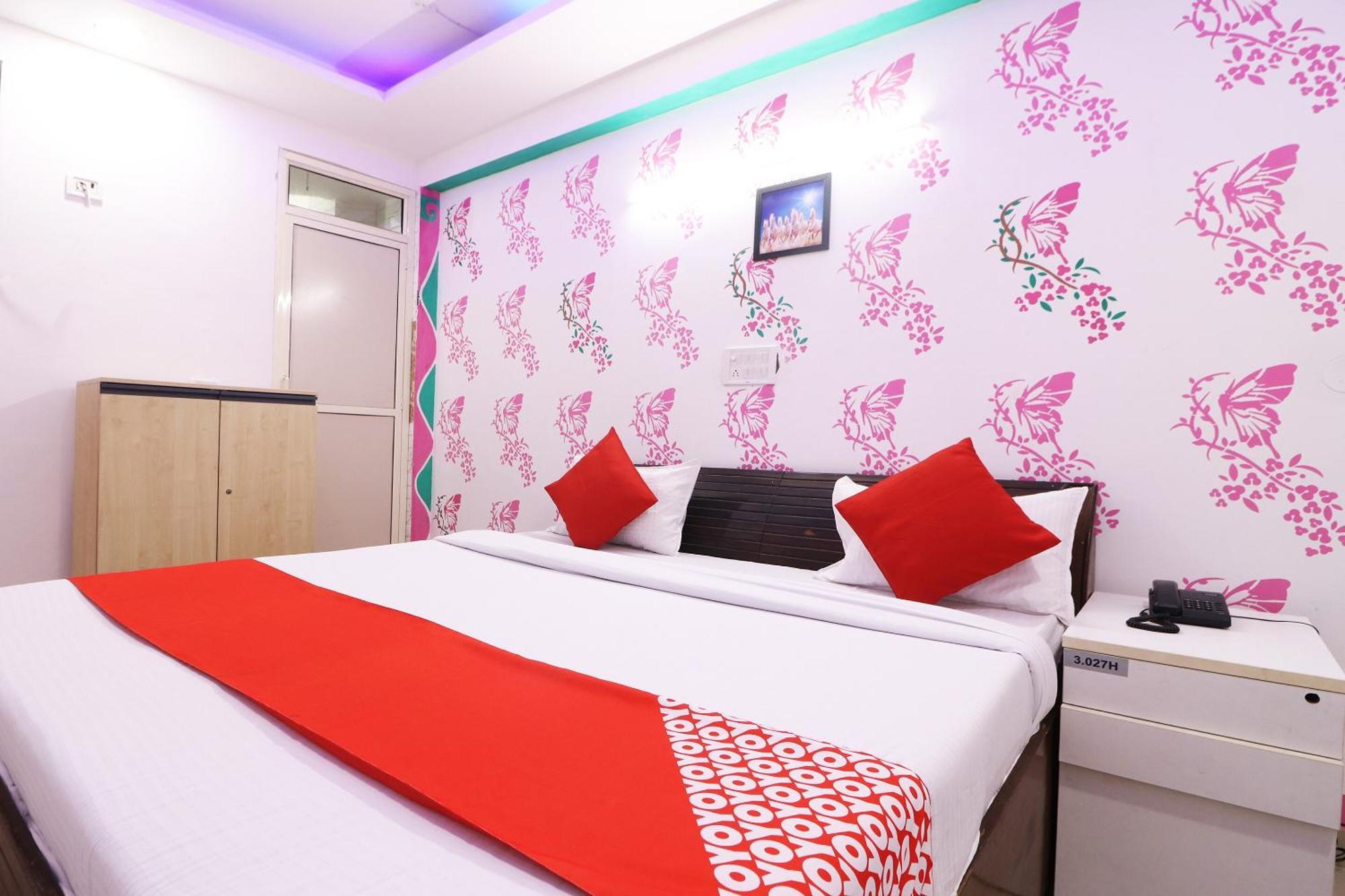 Hotel O Aaradhya Residency Noida Esterno foto