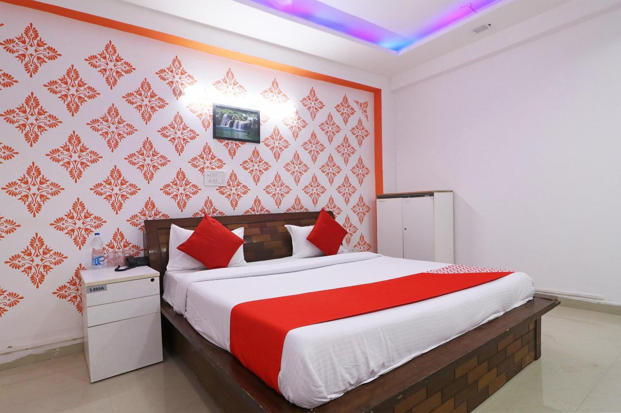 Hotel O Aaradhya Residency Noida Esterno foto